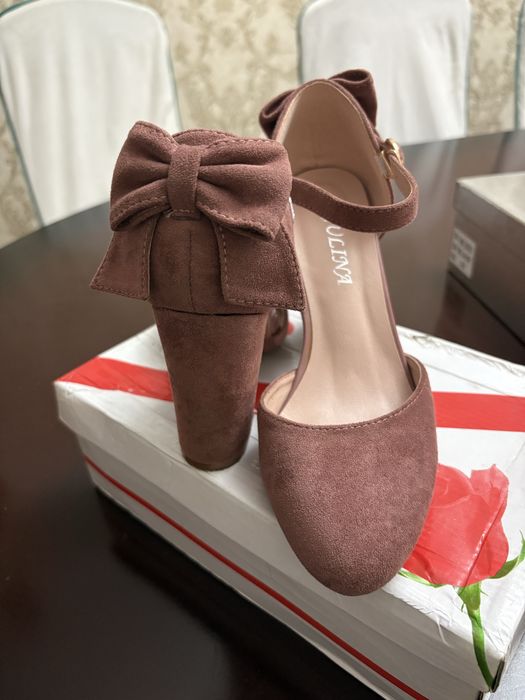 Туфли на каблуках