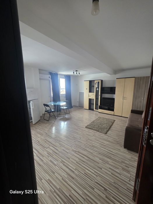 Vand garsoniera in cartierul Militari Residence