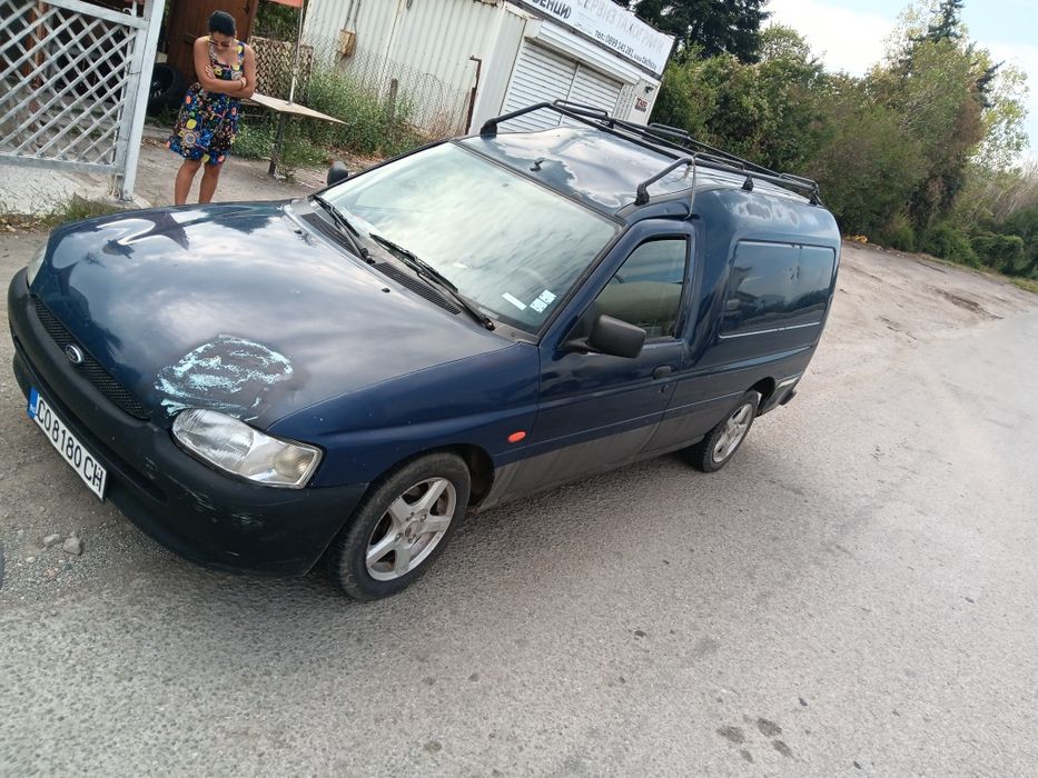 Продавам Форд ескорт