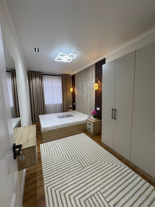 Продам чиланзар 3.  Двух комнатная.  Балкон 1,5*3