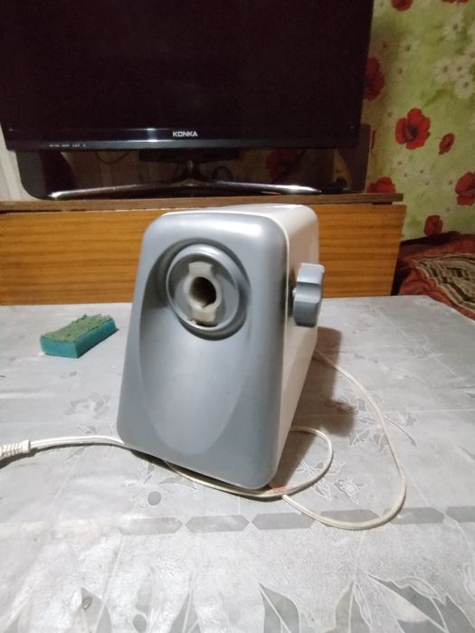 Две электромясорубки