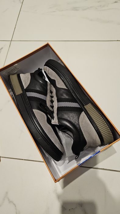 Продам осеннию обувь