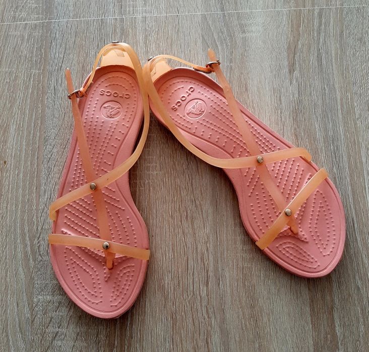 Ефектни сандали SUPERGA,със златист брокат и Силиклнови сандалиCROQS