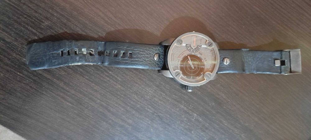 Ceas Dz 7293 ...650ron