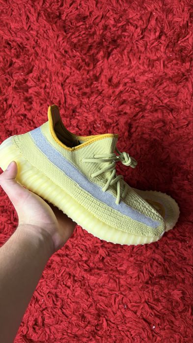 Adidasi Yeezy 350 Noi