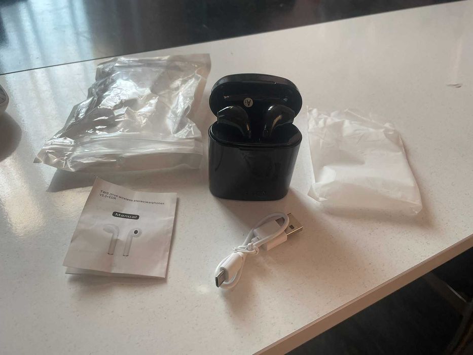 Bluetooth слушалки в черен цвят