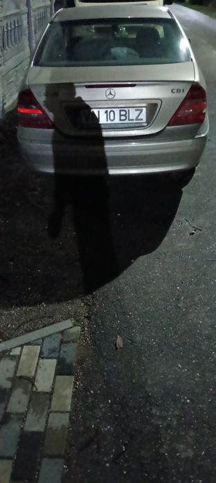 vand sau schimb cu masina cu 7 locuri