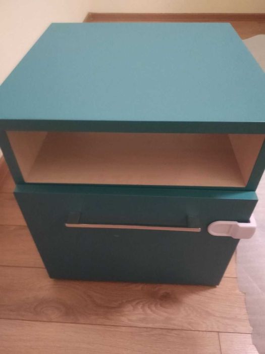 Секция и нощно шкафче