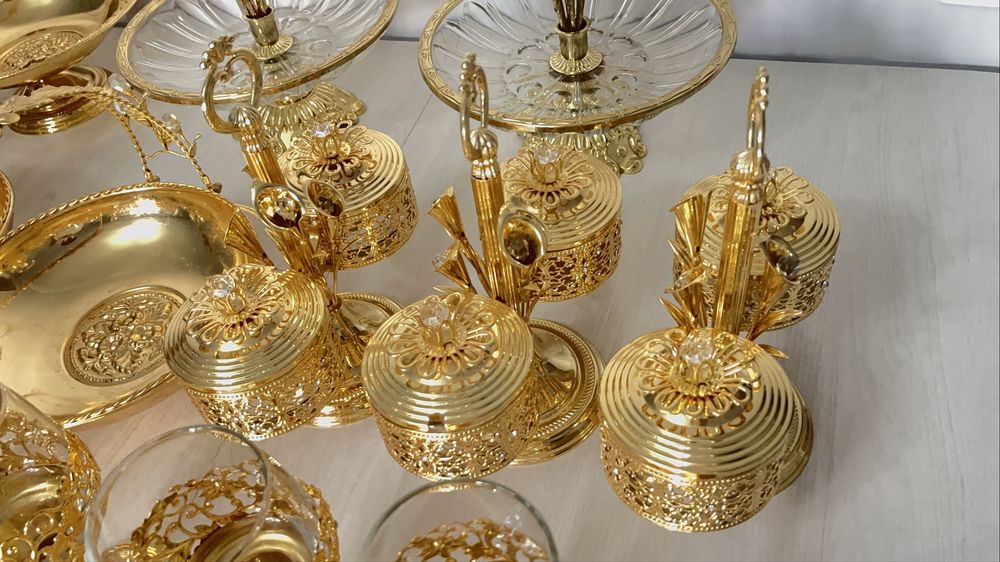 Элитный набор для сервировки в золотом исполнении