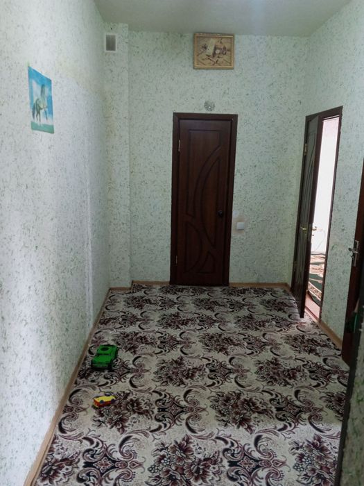 Uy sotigladi. Manzil Qarshi shahri Qarshi mahalla ayraport yoʻli