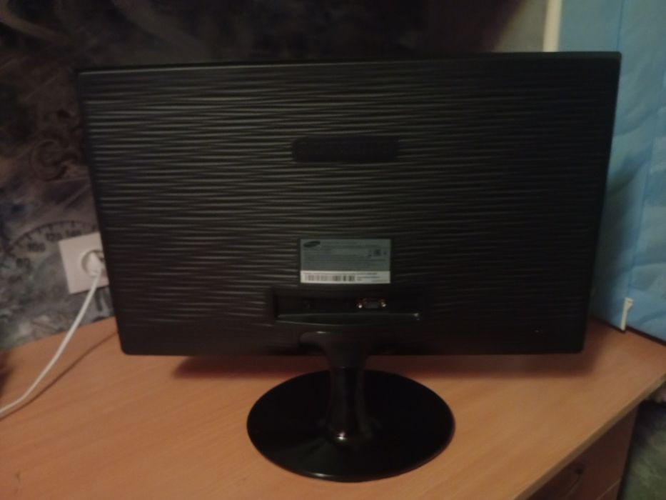 Монитор Самсунг.