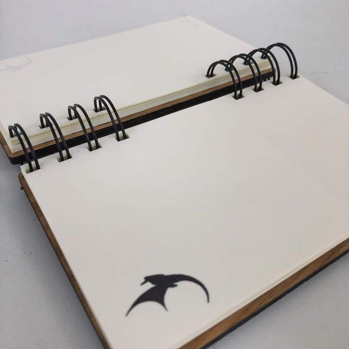 Персонализиран тефтер с дървени корици Лазерно Гравиран