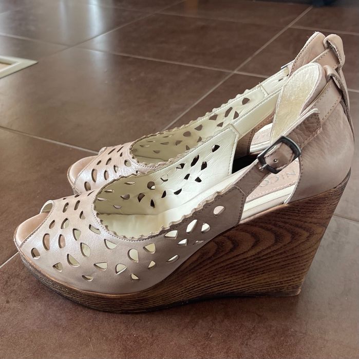 луксозни  летни сандали естествена кожа40номер удобни качествени