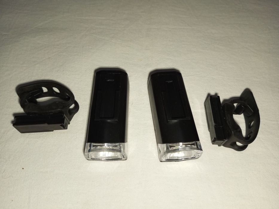 Фонарь фара на самокат,на аккумуляторе перезаряжаемые.