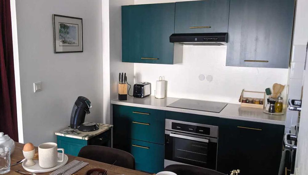 Дава се под наем Двустаен апартамент в Пловдив, Кършияка - 53 кв.м за 306 € - Снимка #1