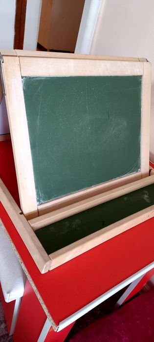 Детская доска ,двухсторонняя