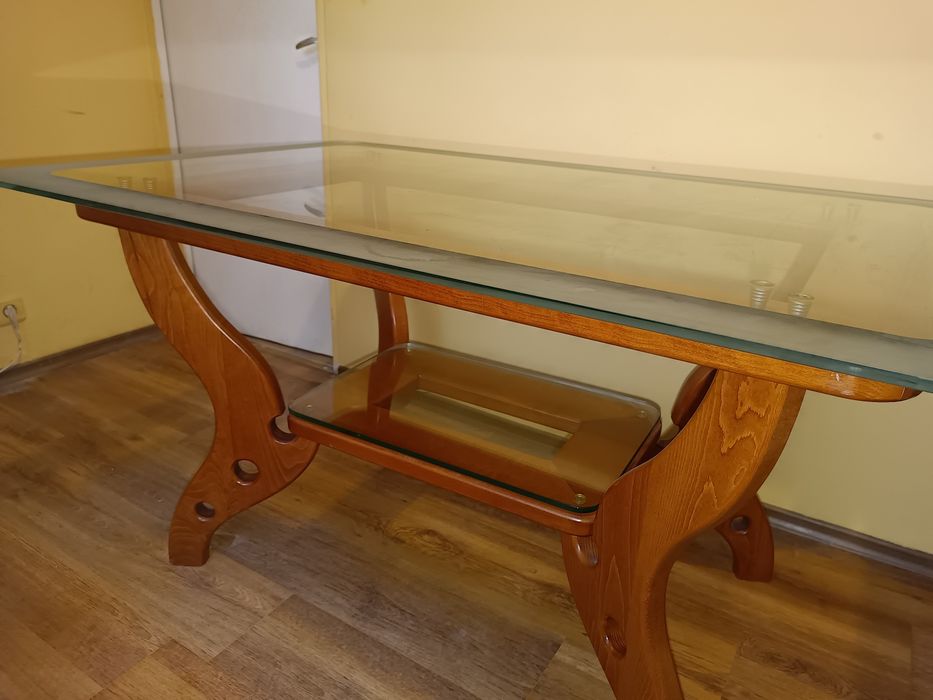 Масивна кухненска маса