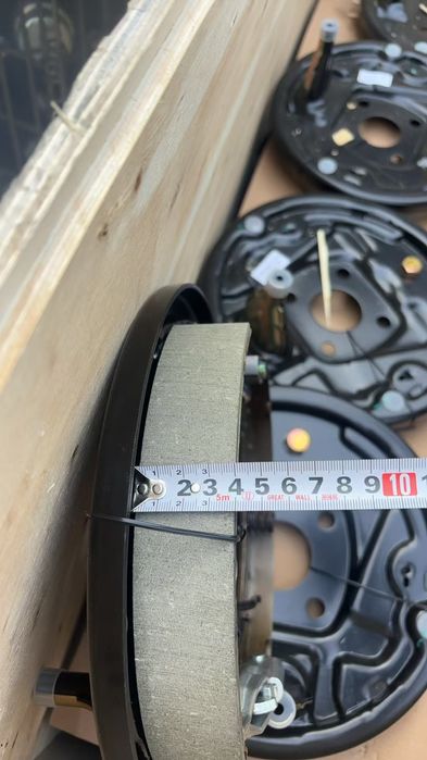 Ось с тормозами евробарабан