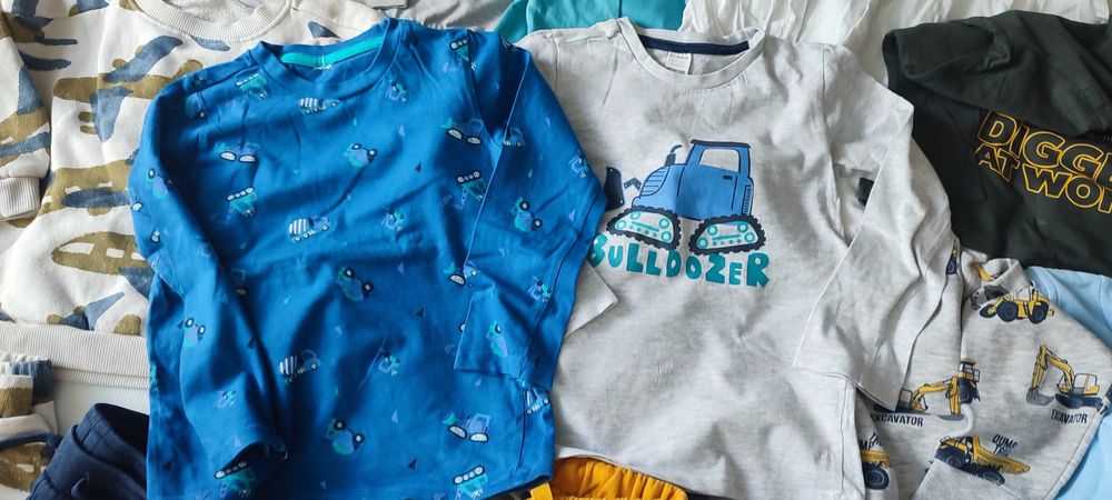 Лот детски дрехи 110 -116 блузи и панталони -H&M,Zara,lupilu и д-р.