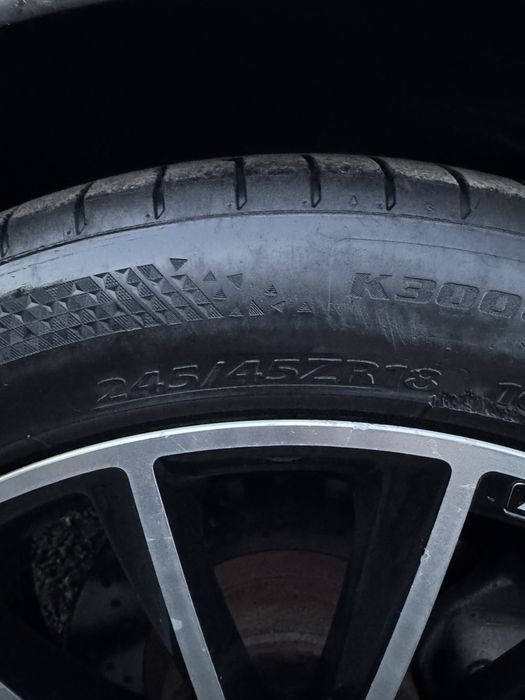 Продам резину 245/45/18