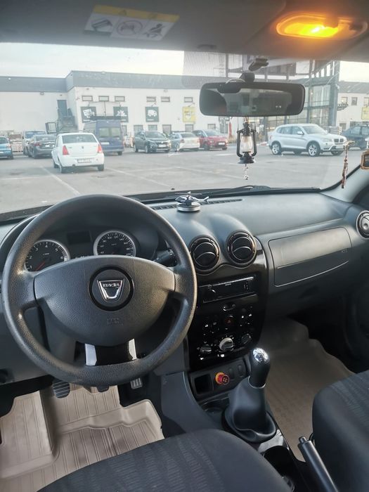 Vând autoturism Dacia Duster