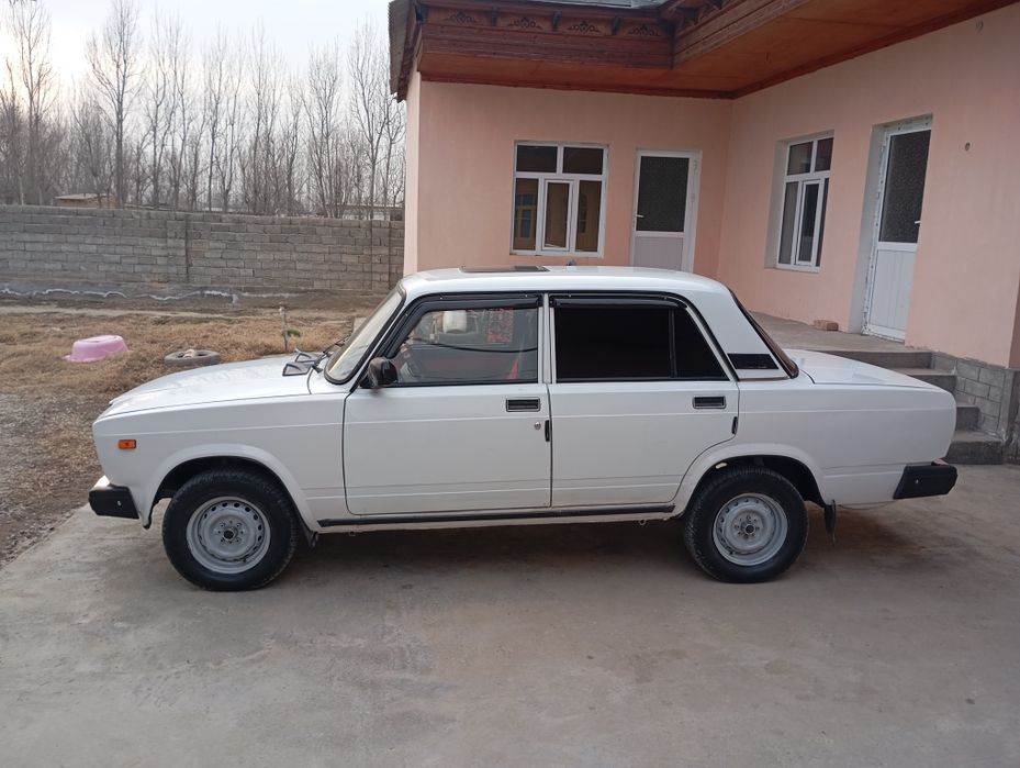ВАЗ 2107 сотилад