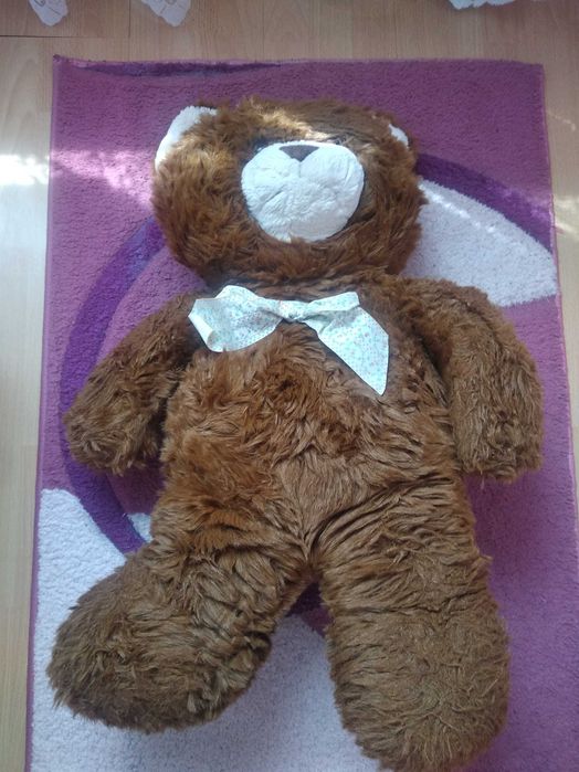 Голямо плюшено мече