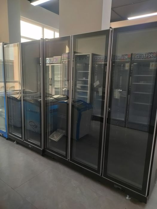 Витринный холодильник