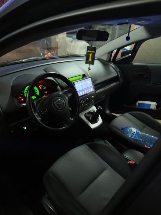 Продавам Мазда 5