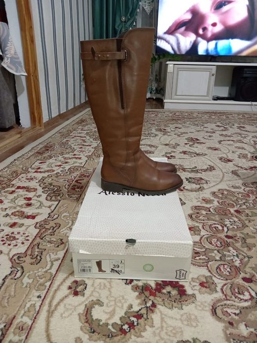 Продам  женские  зимние сапоги