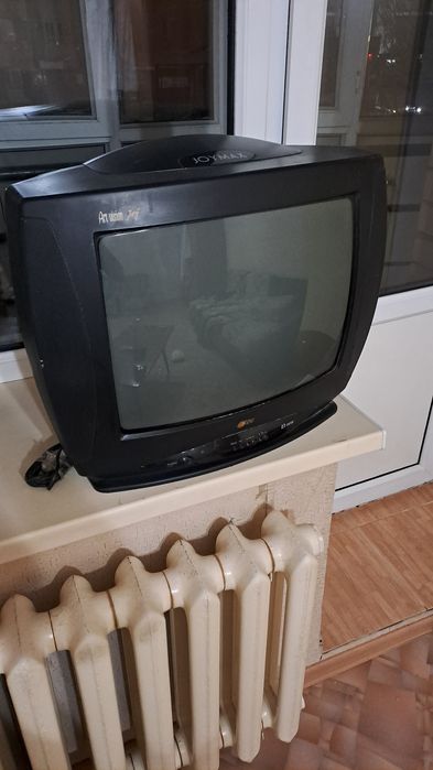 Телевизор LG старый