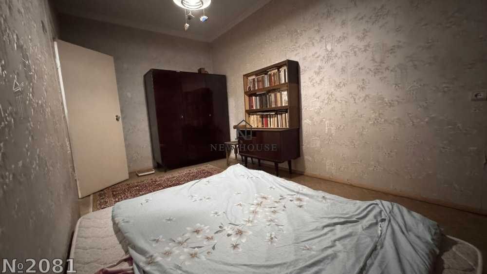 3/2/4 Ц-7 Цум метро Космонавтов