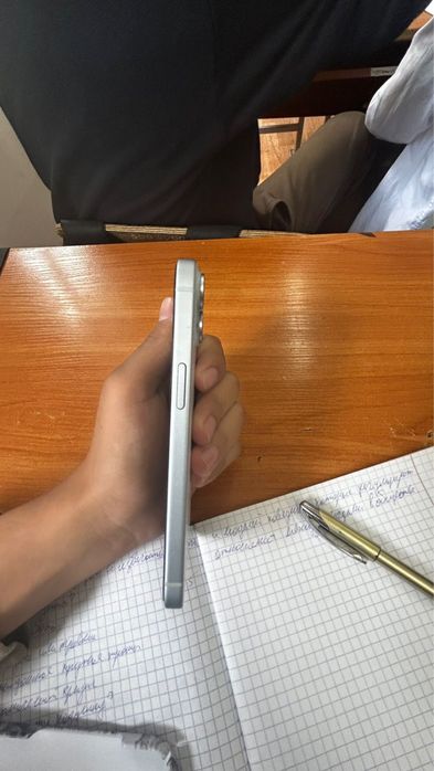 Iphone 15 blue 93 акб