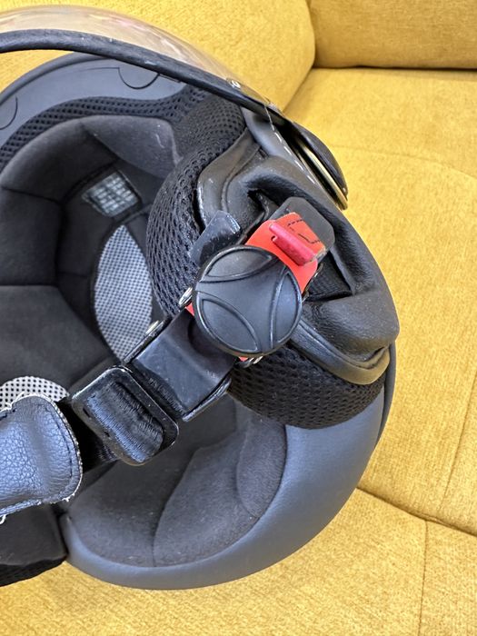 Каска Momo Design KARBON