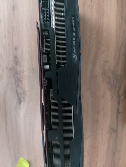 Asus ROG-STRIX-RX5700XT-O8G-GAMING видеокарта