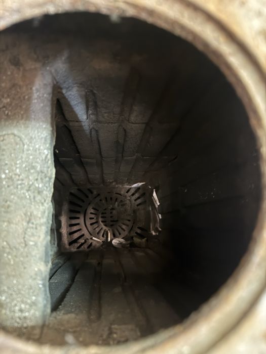 Голяма печка на твърдо гориво