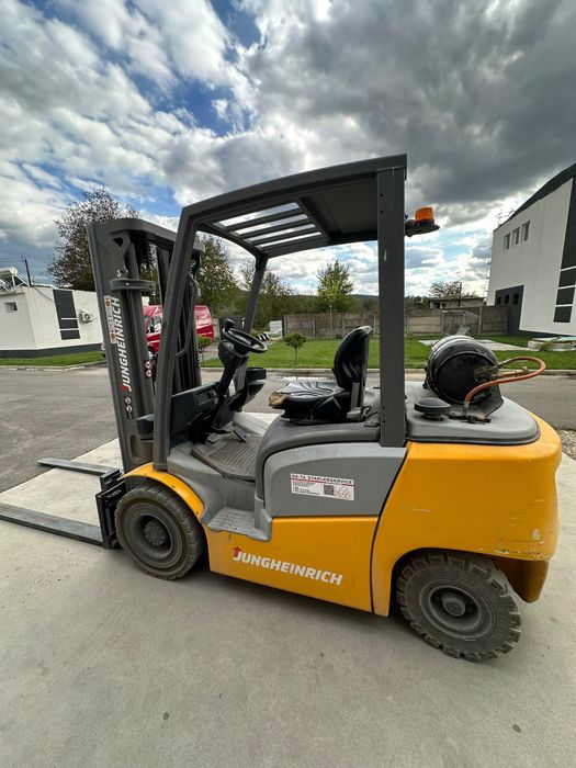 Stivuitor Jungheinrich GAZ GPL TFG 425 2019 catarg triplex 2.5 tone