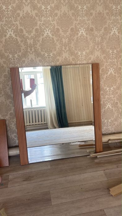 Продам  2 зеркало настенное