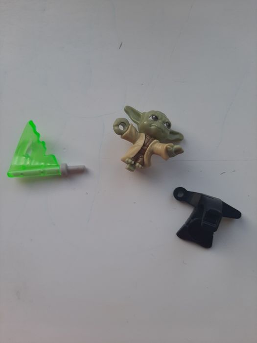 Игрушка из киндера