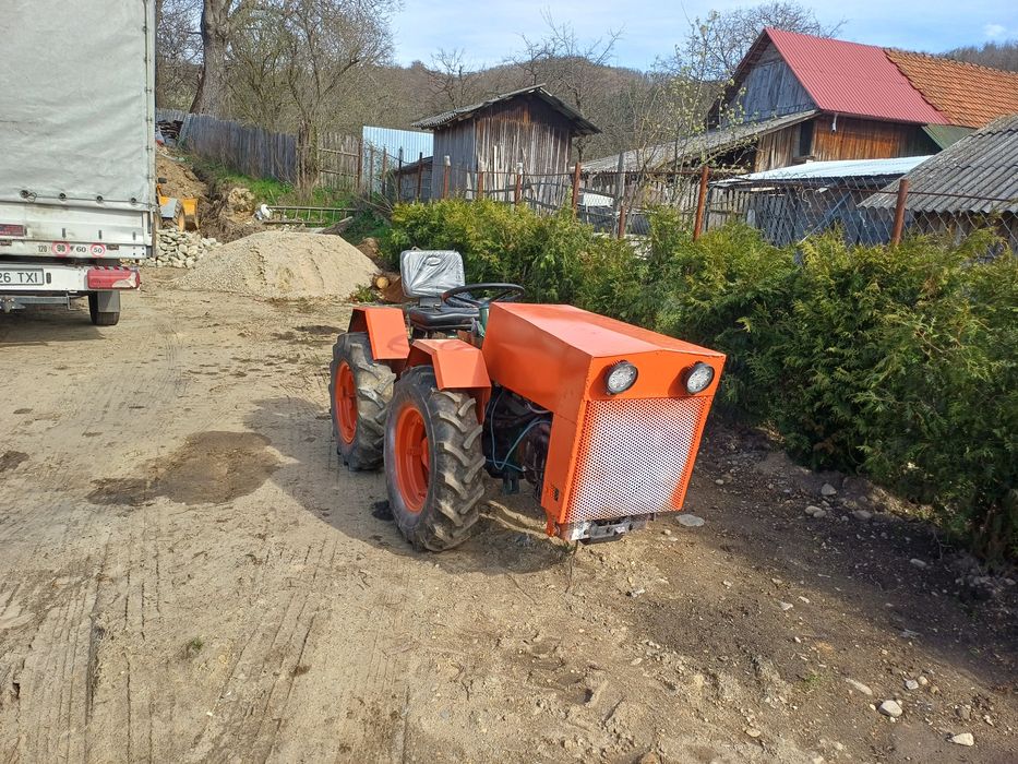Vând tractoras 4x4/servodirectie/2prize