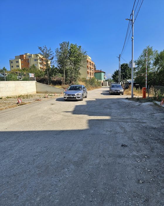 Продавам Паркоместа гр.Варна,м-т Пчелина