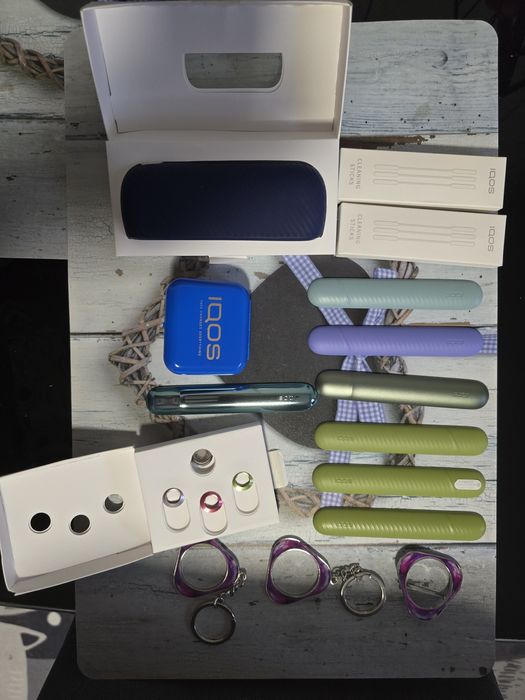 Vand accesorii originale IQOS Iluma – husă, capace ,scrumiera