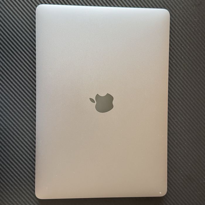 MacBook pro M2 2022 модел като нов