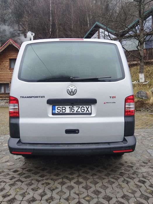 VW T5  Facelift  lung 4X4 9 locuri 2015 140 cai TVA deductibil
