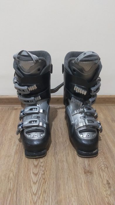 Продам горнолыжные ботинки