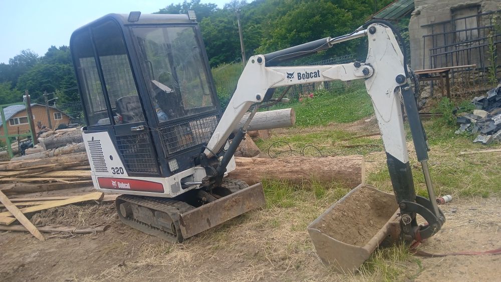 închiriez miniexcavator și autobasculanta in ori ce zonă in Prahova