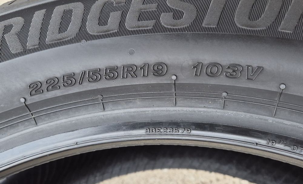 O bucată 225/55 R19 M+S iarnă - una Bridgestone