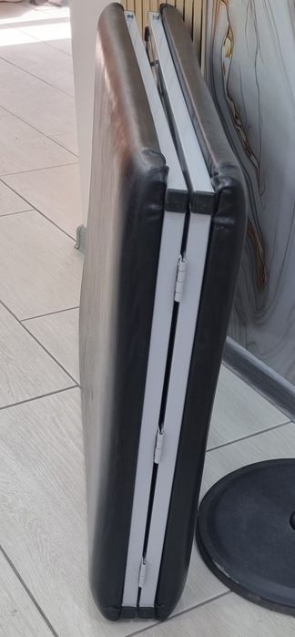 Продам кушетку в отличном состояний