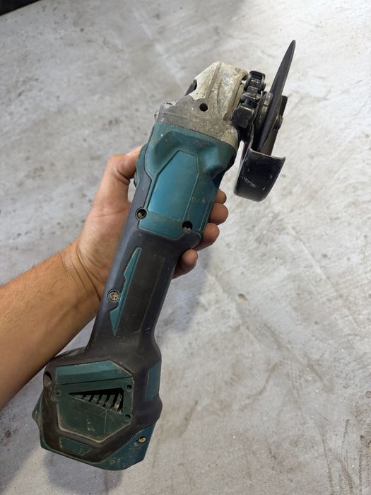 Makita DGA511 безчетков ъглошлайф