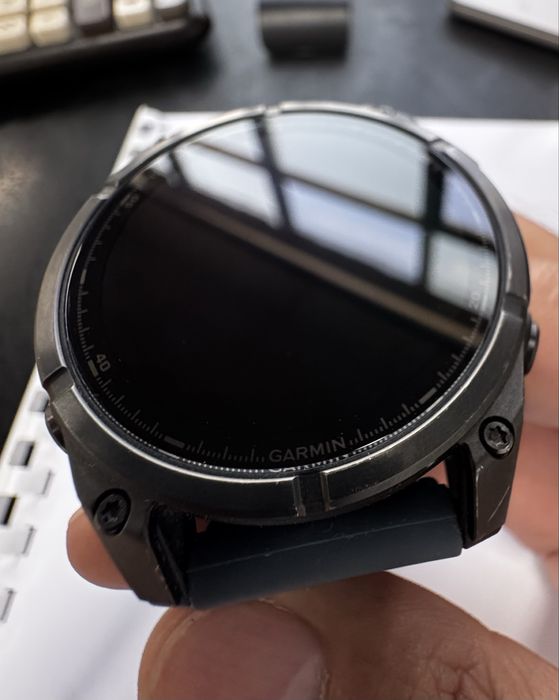 Garmin Fenix 8 AMOLED Sapphire 47 мм +4 ремешка